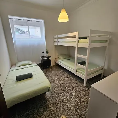 Quarto em Acomodações Particulares Guest Close Airport