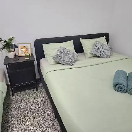 Guest Close Airport Δωμάτια σε οικογενειακή κατοικία Lisboa