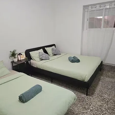 Guest Close Airport Δωμάτια σε οικογενειακή κατοικία Lisboa